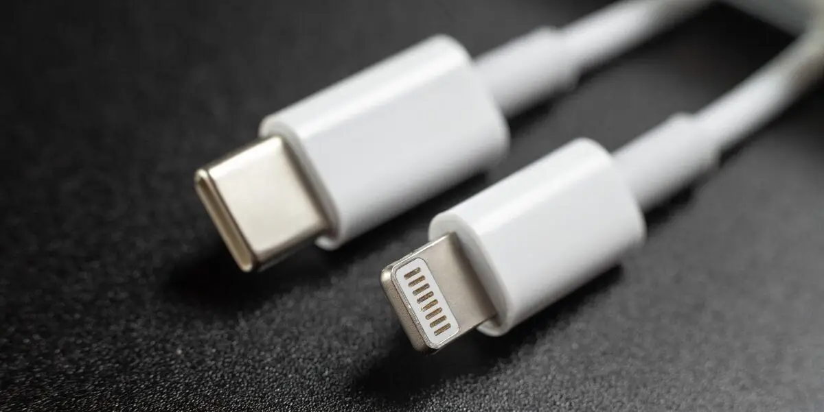 Apple 副总裁确认 iPhone 将转向 USB-C源代码