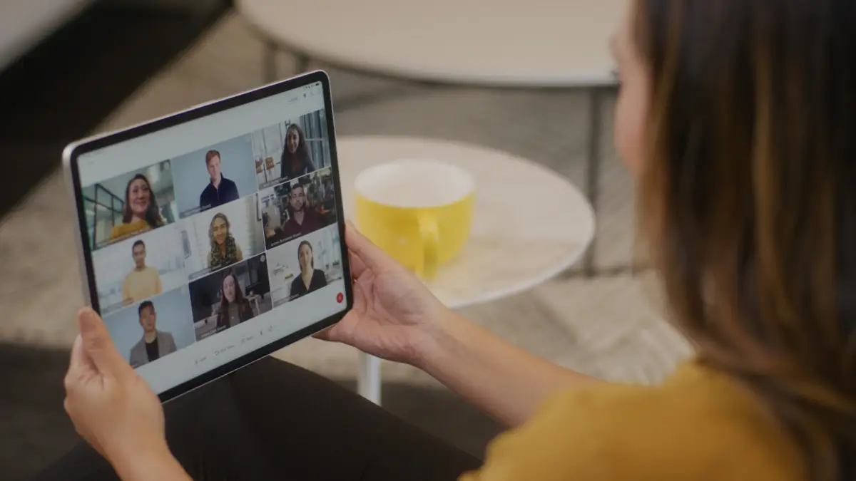Cisco 通过 Stage Manager 和更好的多任务处理提升 iPad 上的 Webex