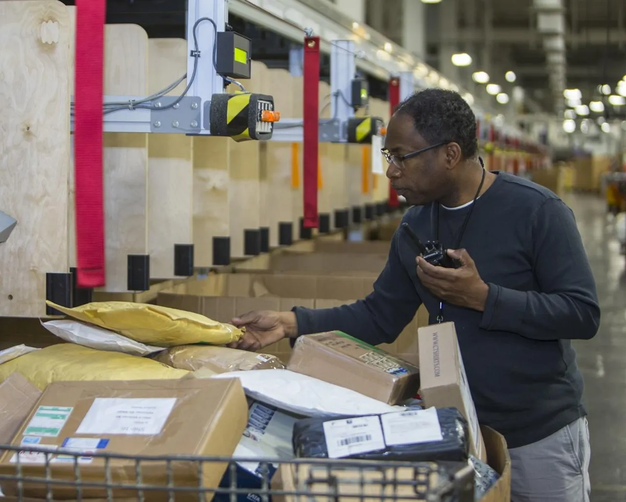 USPS 如何部署 AI 以帮助跟踪每年 7.3B 包裹