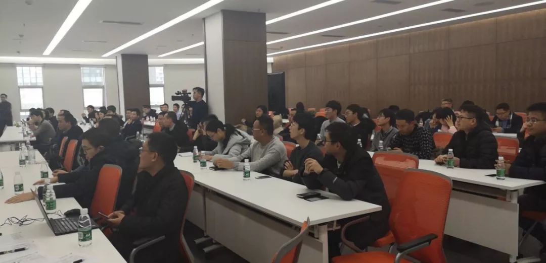 华为成都软件开发云创新中心前沿技术私享会成功举办