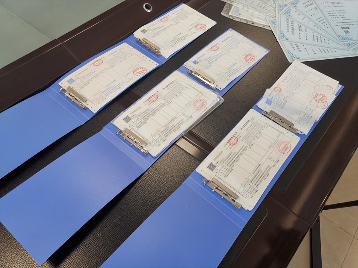 上海警方破获首例非法控制手机系统案:解锁即被广告霸屏