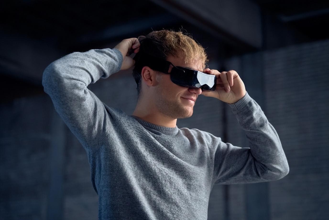 平台月活用户峰值达 8 万,这家 VR 软件企业入局做头显的原因是什么?
