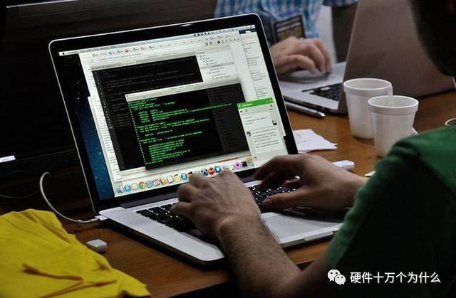 软件工程师与硬件工程师:职业选择与技能对比分析