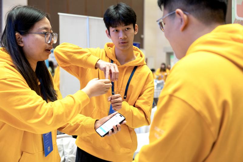 三名听障大学生开发手语教学app荣获2024移动应用大赛最具创新奖