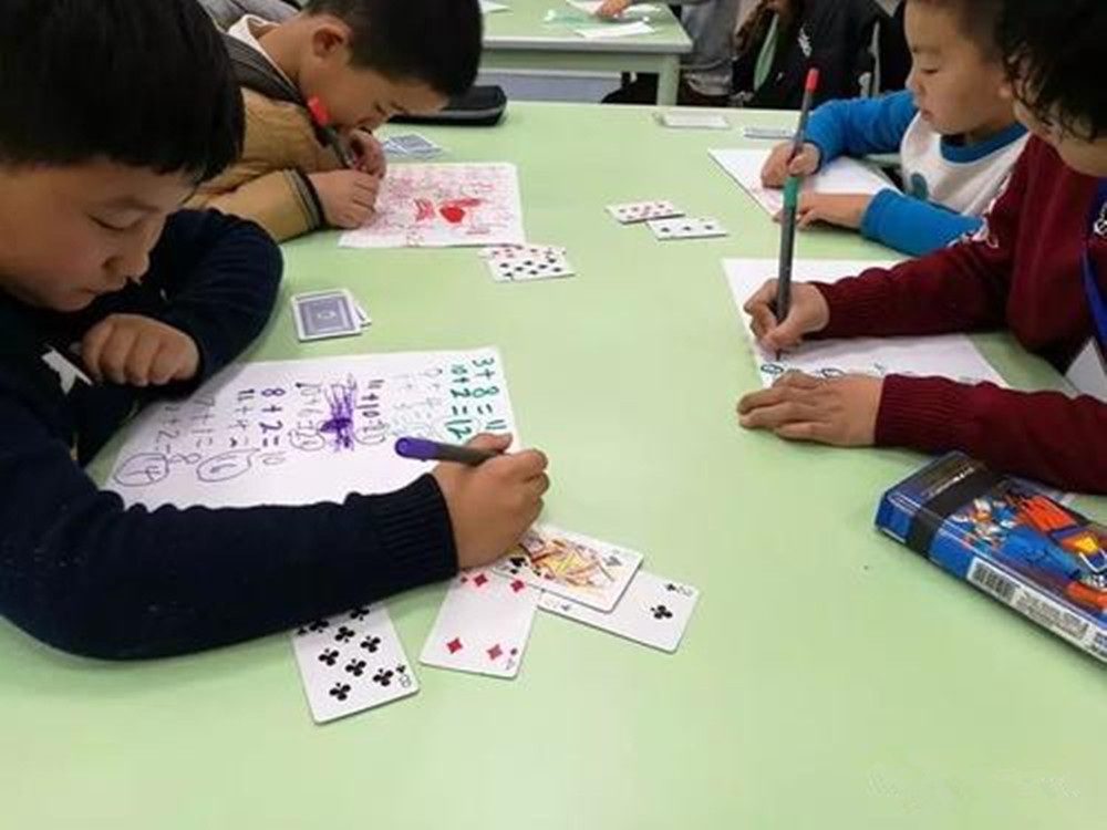 陪孩子玩牌拒绝?生活化启蒙助娃识数知古今