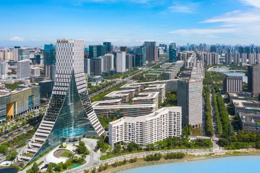 成都迎来两大新总部,城市经济实力再提升