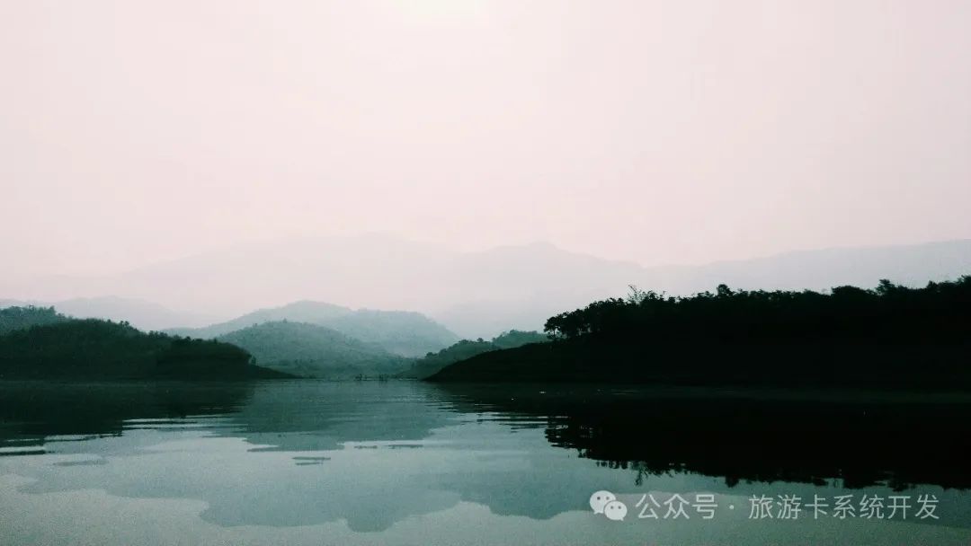 创业秘籍:0元成老板,定制APP与爆品旅游卡,打造你的商业帝国