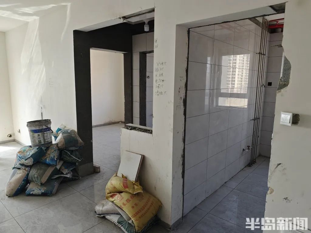 青岛装饰公司失联事件:预付超13万,涉及多户大额资金,人去楼空引发关注