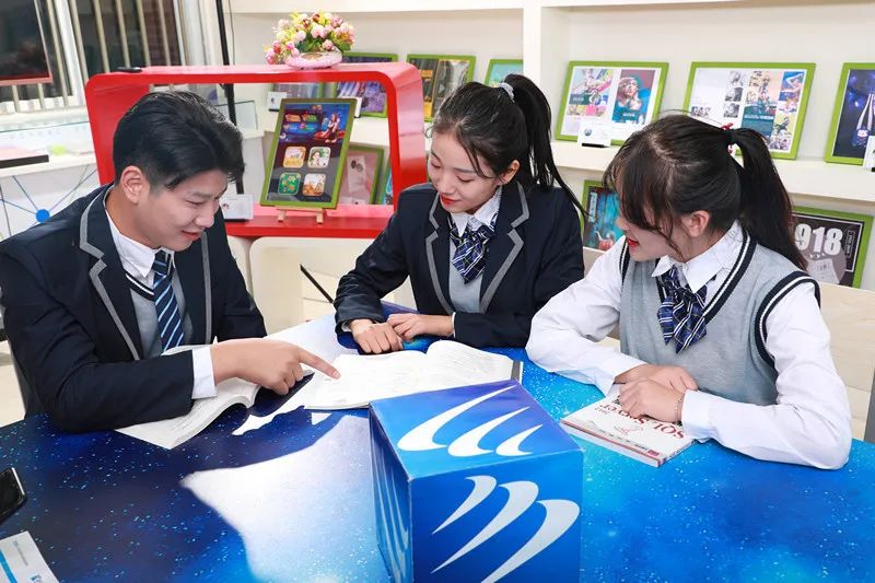 初高中女生学什么专业好?2023年女生最吃香的互联网热门专业排名揭晓