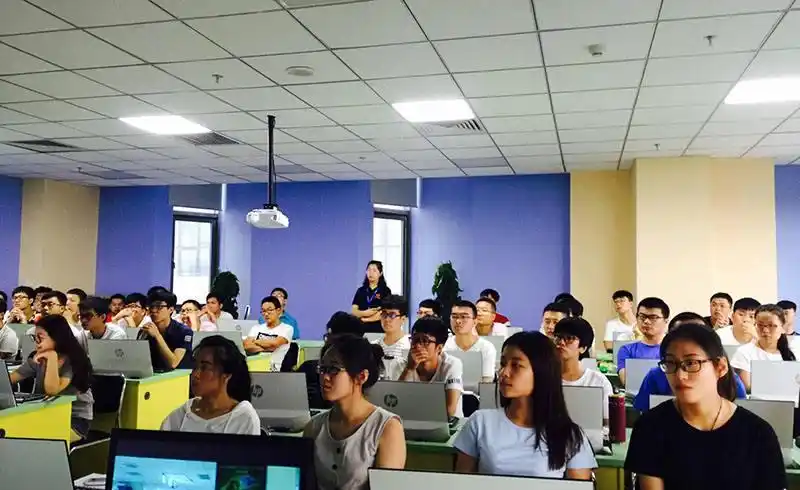达内教育带你玩转Java软件开发，立即预约7天免费网课体验