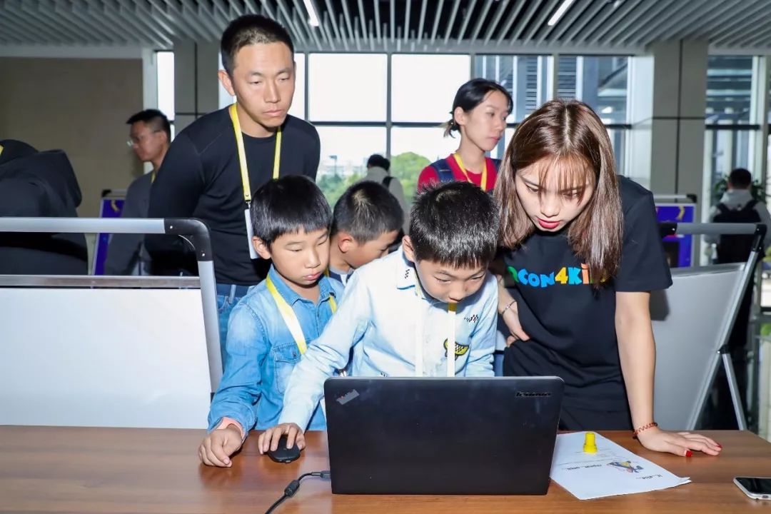 AI浪潮下,为何软件开发人员依然无可替代?深度解析