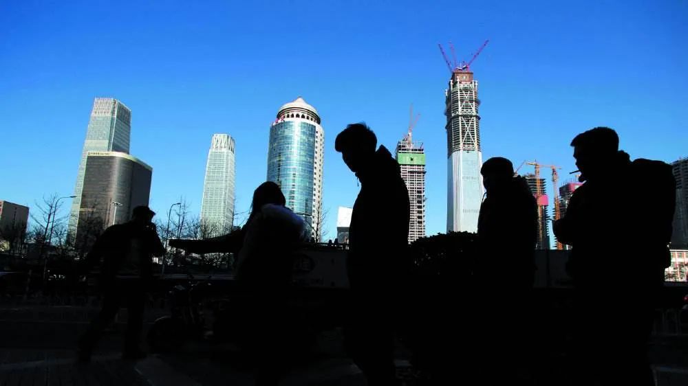 逃离深圳后知后觉:互联网行业虽残酷,但老家人生才是地狱难度