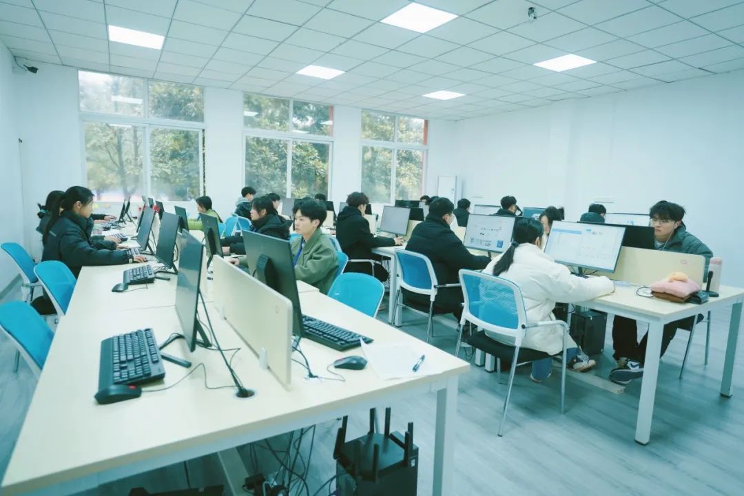 计算机应用(软件开发/大数据技术方向)五年一贯制专业详细介绍与就业前景