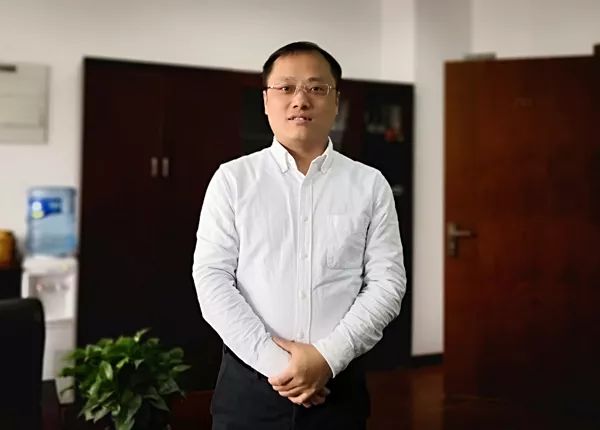向标兵看齐,与先进共舞——光荣榜上的榜样力量