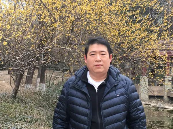 向标兵看齐,与先进共舞——光荣榜上的榜样力量