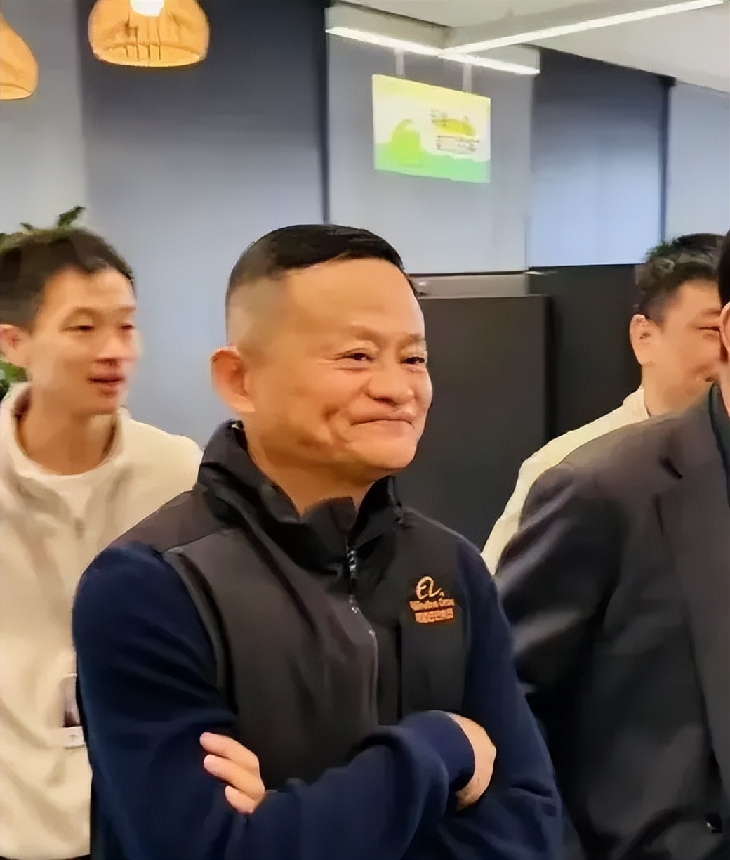 苹果与阿里联手AI技术,iPhone未来可期,阿里能否再创辉煌?