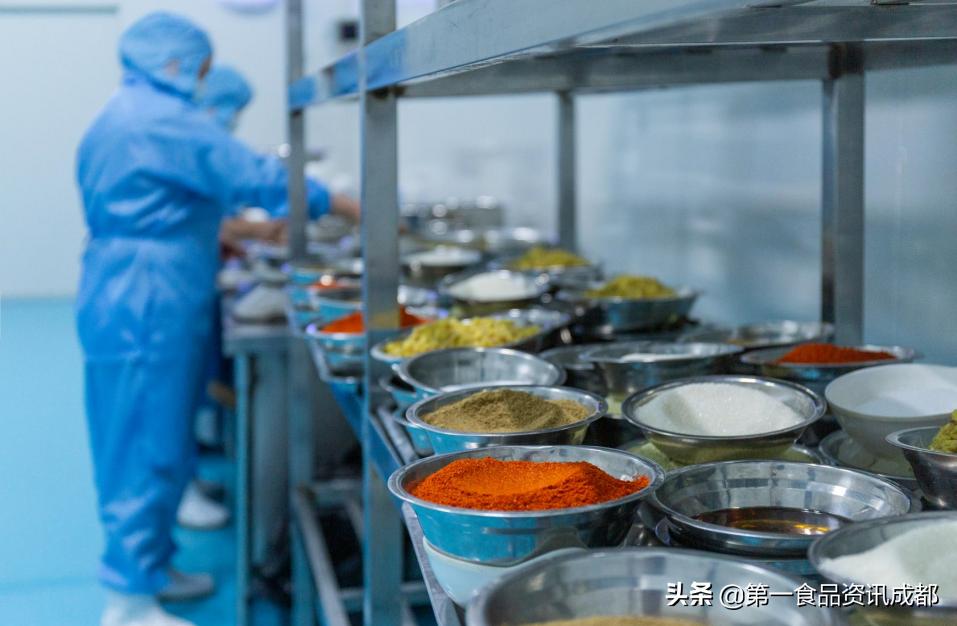 BOSS面对面:谭八爷谭何易分享休闲卤味零食如何在红海市场中突围