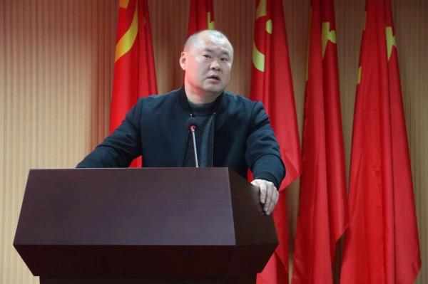 涟源市教育管理人员及校长代表参观湖南教育装备展示中心,深入观摩学习