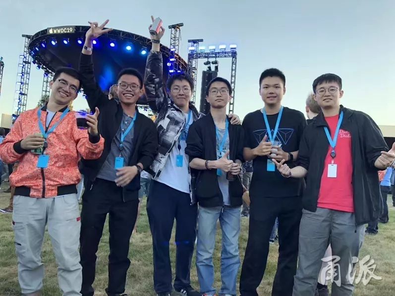 宁波00后学霸亮相苹果全球开发者大会,展示两款创新手机软件