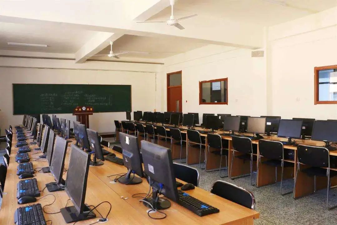 珠海市工贸技工学校商务软件开发与应用专业详解:中技与高技课程全面解析