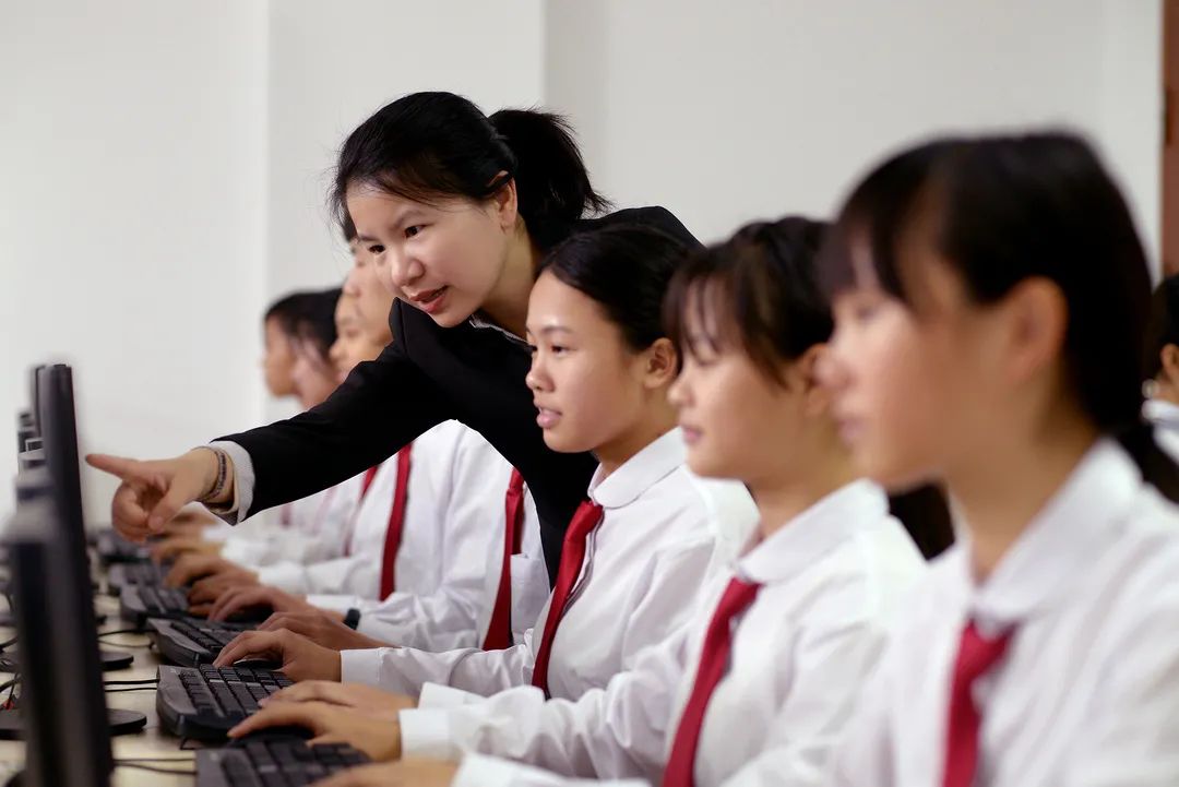 珠海市工贸技工学校商务软件开发与应用专业详解:中技与高技课程全面解析