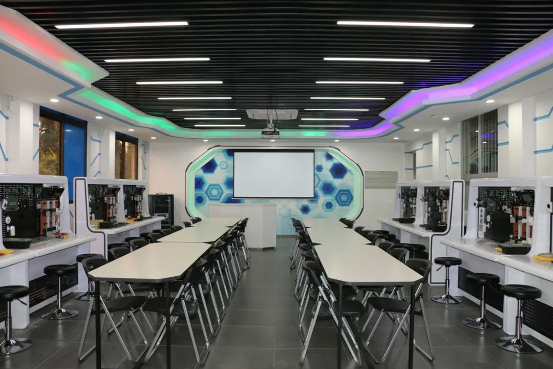 珠海市工贸技工学校商务软件开发与应用专业详解:中技与高技课程全面解析