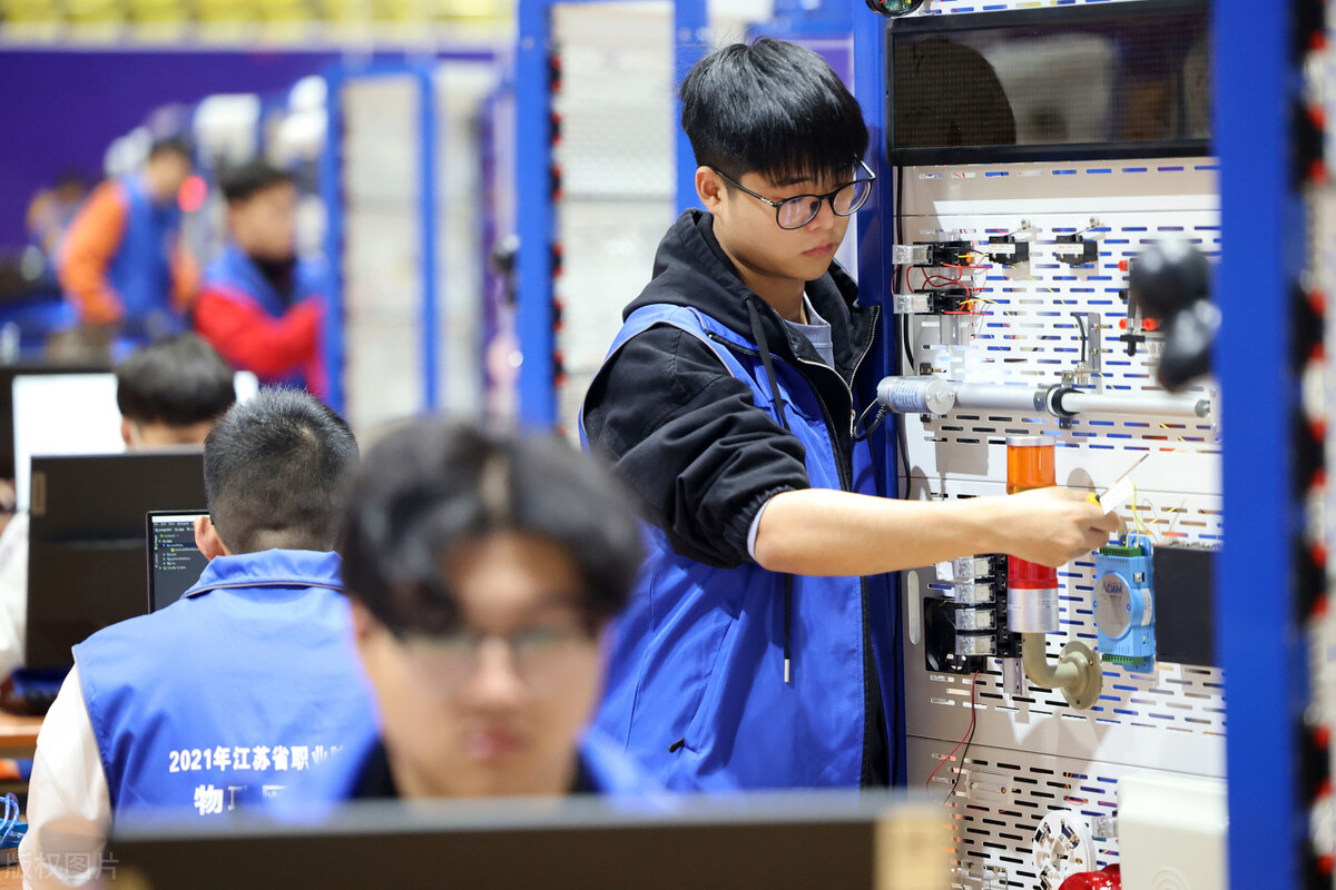 物联网专业人才培养前景分析:未来就业方向与发展机遇探讨