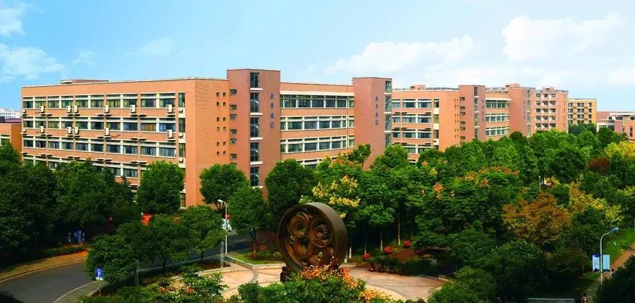 浙江工业职业技术学院2022年省内普高计划2074人,专业综合性强,高技能人才的摇篮欢迎你