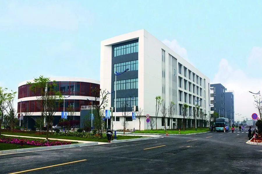 浙江工业职业技术学院2022年省内普高计划2074人,专业综合性强,高技能人才的摇篮欢迎你