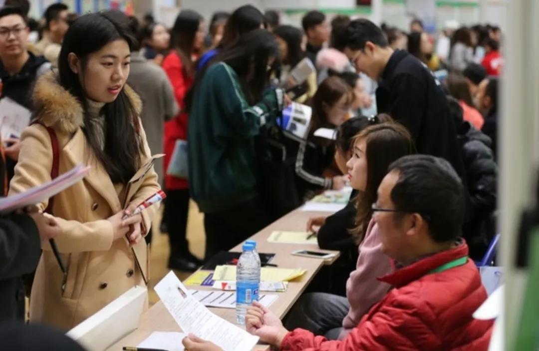 软件工程专业排名靠前的院校有哪些?其毕业生在哪些城市上班?