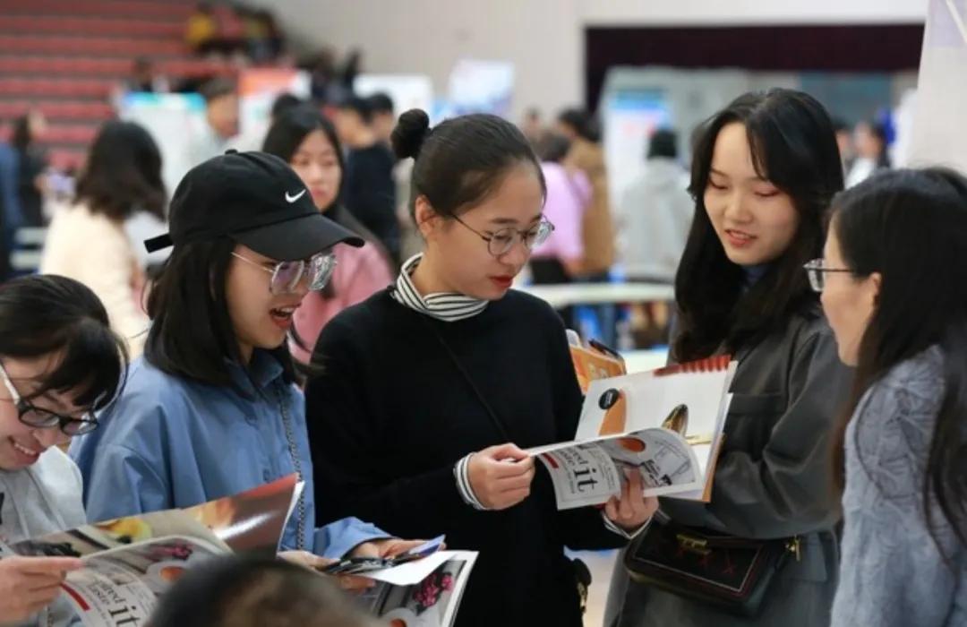 软件工程专业排名靠前的院校有哪些?其毕业生在哪些城市上班?