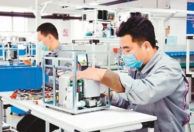 中国呼吸机产能占全球1/5 国际订单超2万台 展现医疗制造实力
