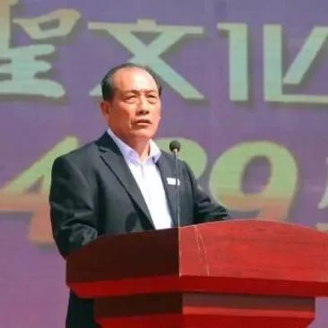 幽兰芬芳溢山谷,踔厉奋发谱华章 – 自然之美与奋斗精神的完美结合